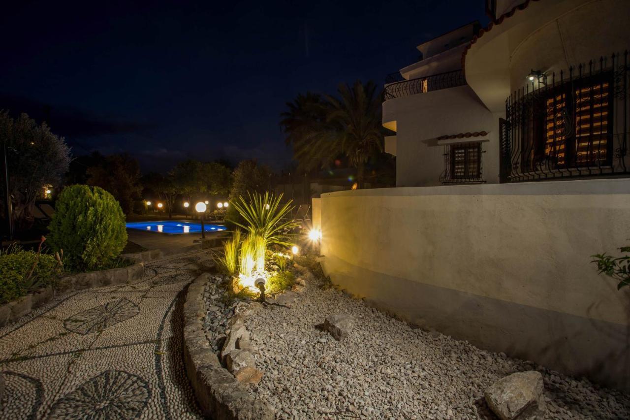 Hriska Luxury Villa 익시아 외부 사진